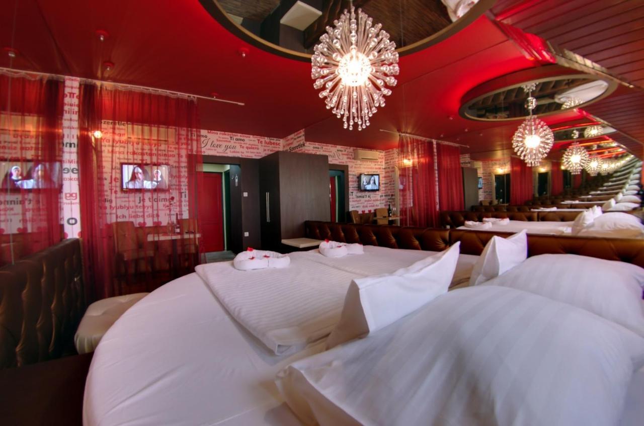 Hotel Corvin Gyula Ngoại thất bức ảnh