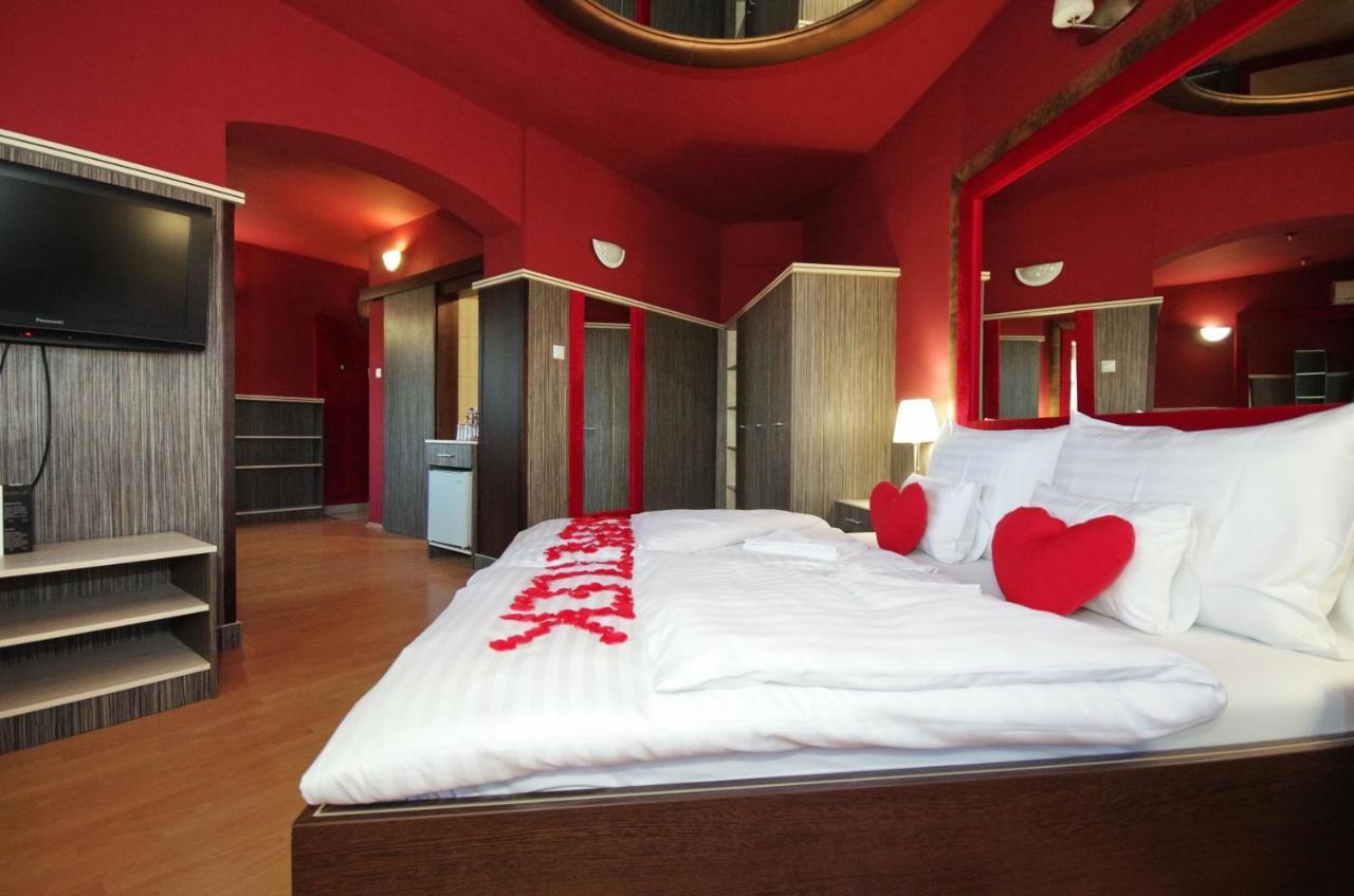 Hotel Corvin Gyula Ngoại thất bức ảnh