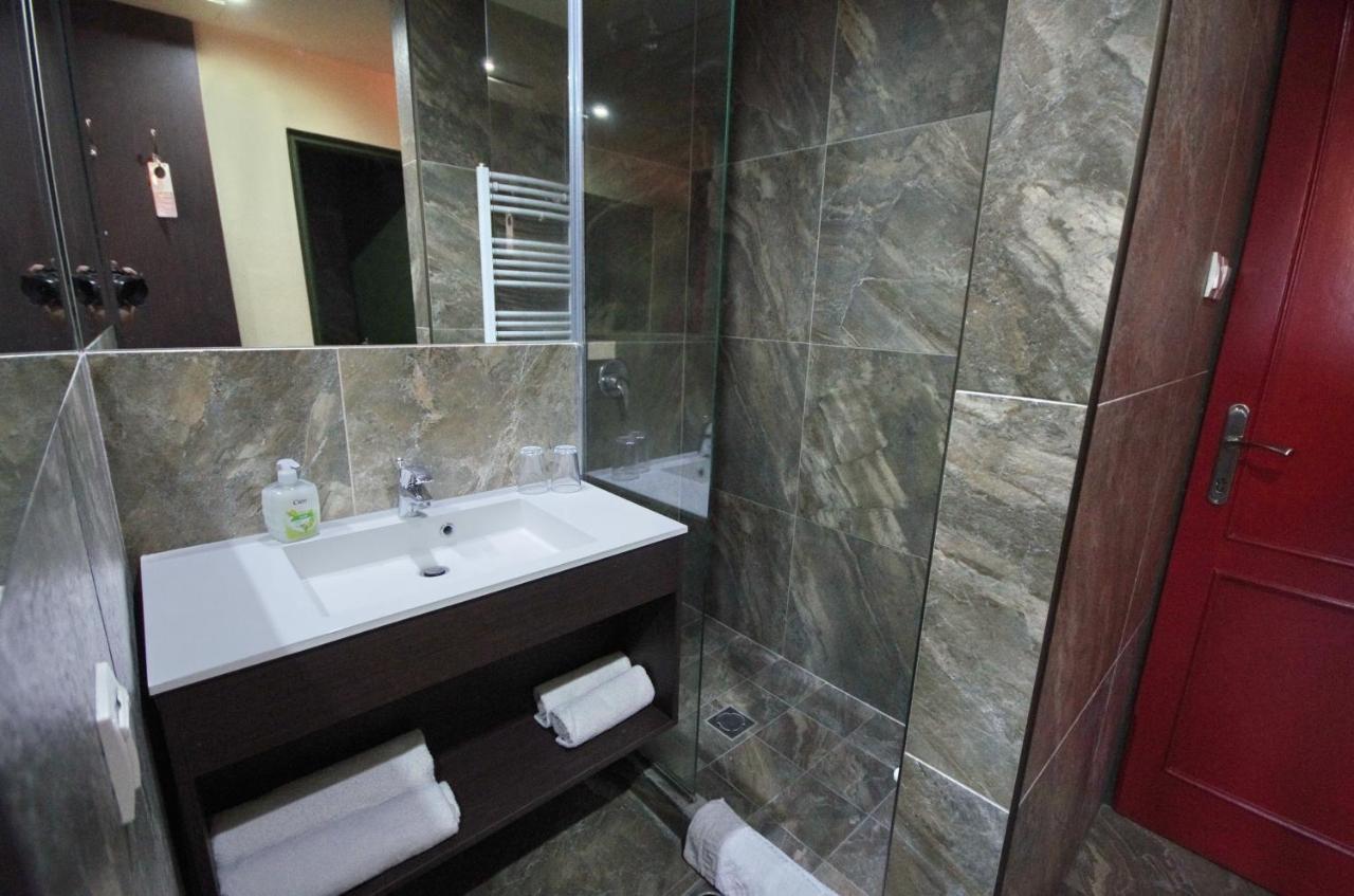 Hotel Corvin Gyula Ngoại thất bức ảnh