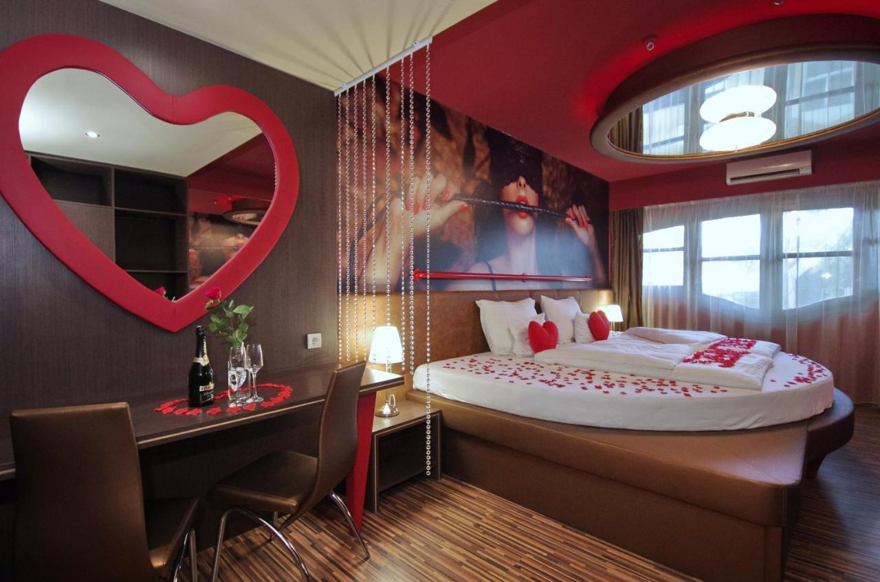 Hotel Corvin Gyula Ngoại thất bức ảnh