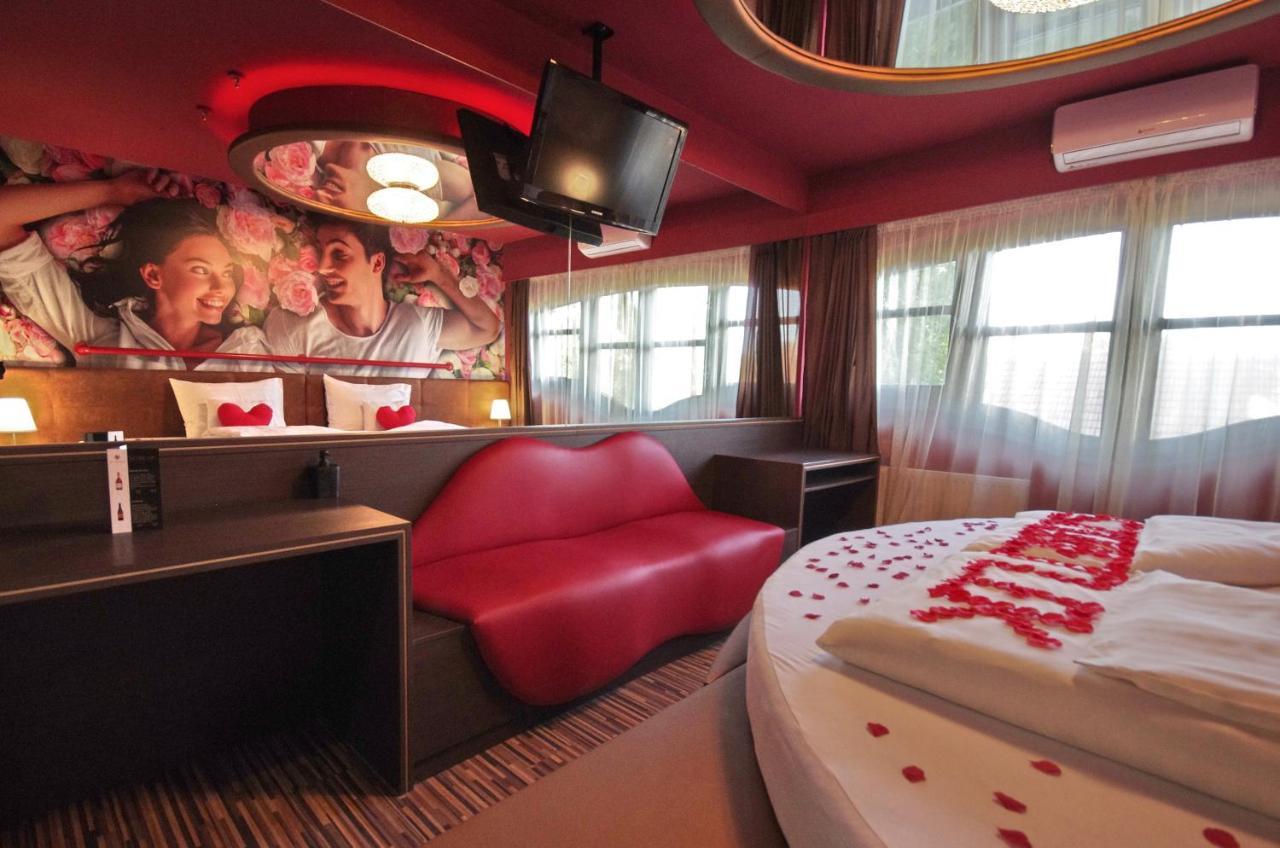 Hotel Corvin Gyula Ngoại thất bức ảnh